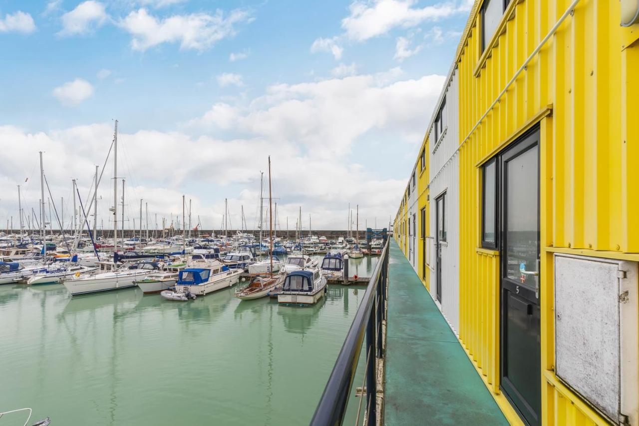 On The Water With Free Parking - By My Getaways Apartment Brighton Ngoại thất bức ảnh